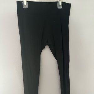 HUE black leggings, size small